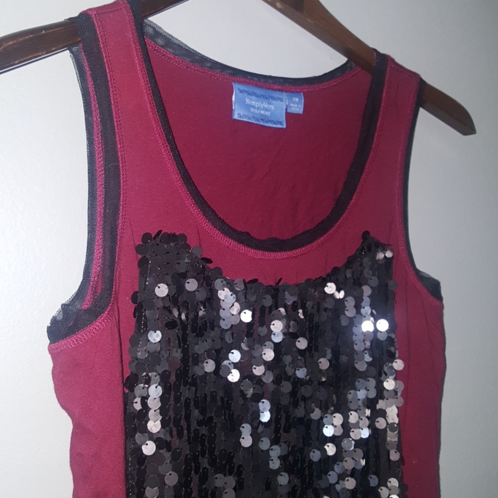 Vera‎ Wang cranberry sequin top size medium